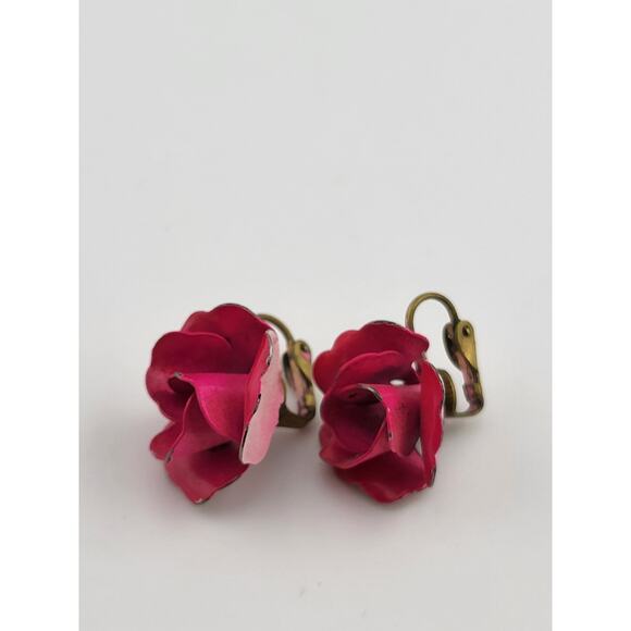 Vintage Pink Enamel Rose Clip Earrings Metal Flower 1950s Jewelry - Picture 3 of 5